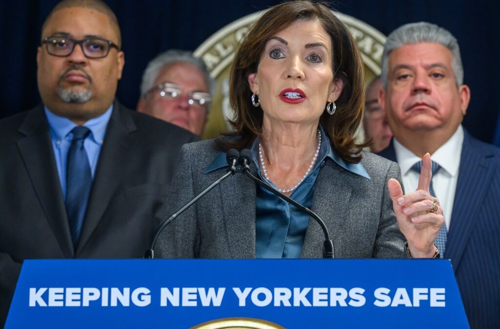 Hochul slams ICE, seeks to bar local cops in NY from helping immigration enforcement