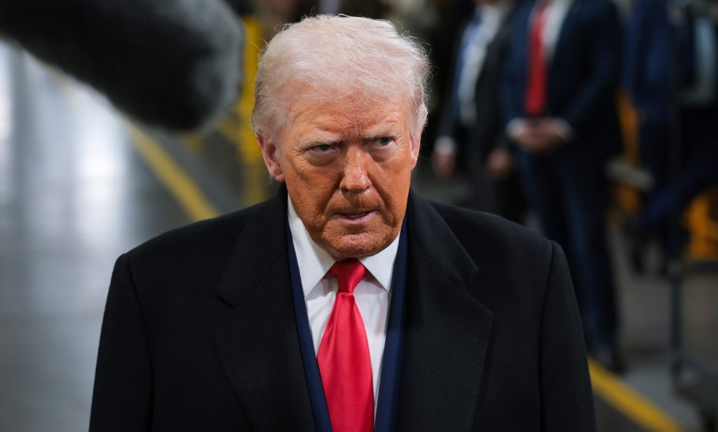 Fundraisers for autoworker flipped off by Trump tops $450K overnight