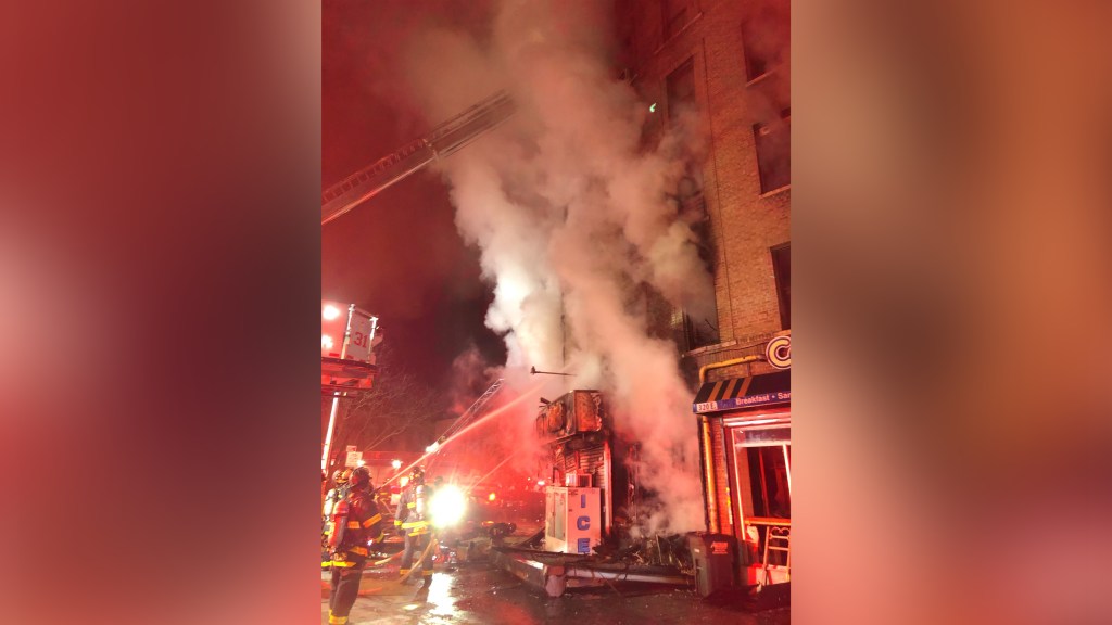 Massive fire destroys Bonx deli and apartments above, Mayor Mamdani visits scene