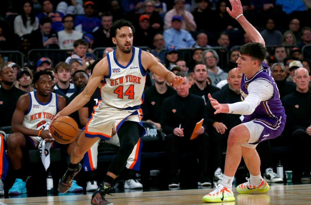 Knicks extend winning streak to 6 games with convincing win over Lakers