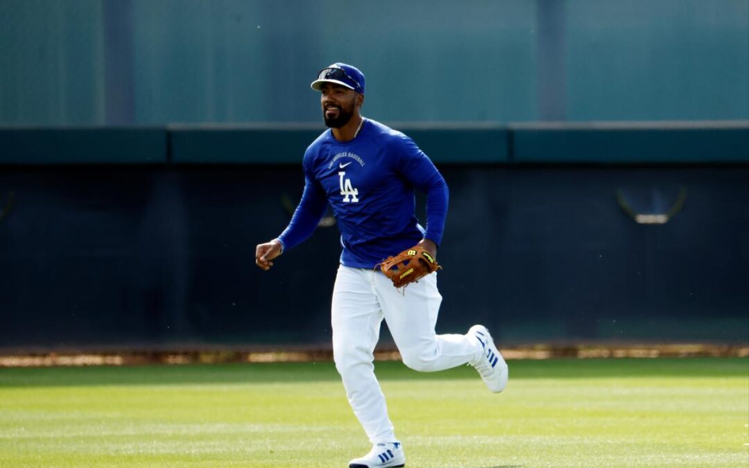 Finally healthy, Teoscar Hernandez is aiming for a Gold Glove