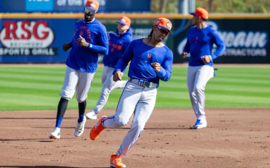 Francisco Lindor performs baserunning drills with teammates for first time this spring