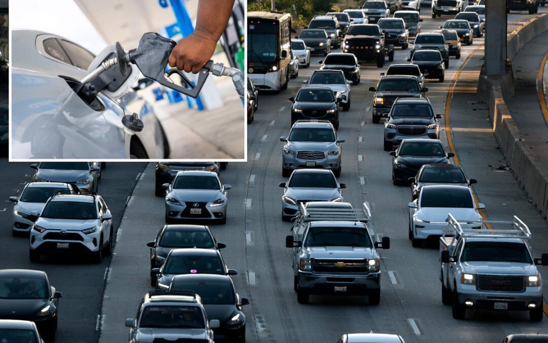 Automakers trade group urges government to scrap gas tax, replace it with vehicle weight fee