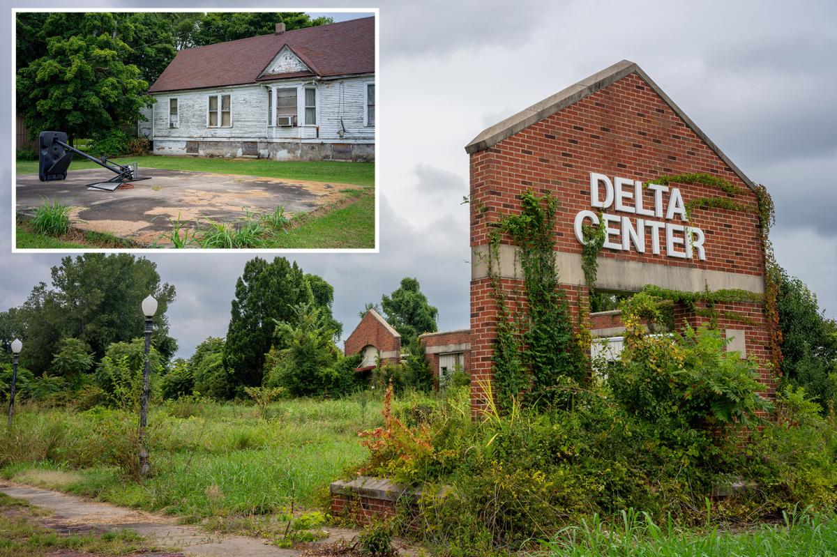 FBI investigates abandoned 3D-housing project in struggling Illinois town on the brink of collapse