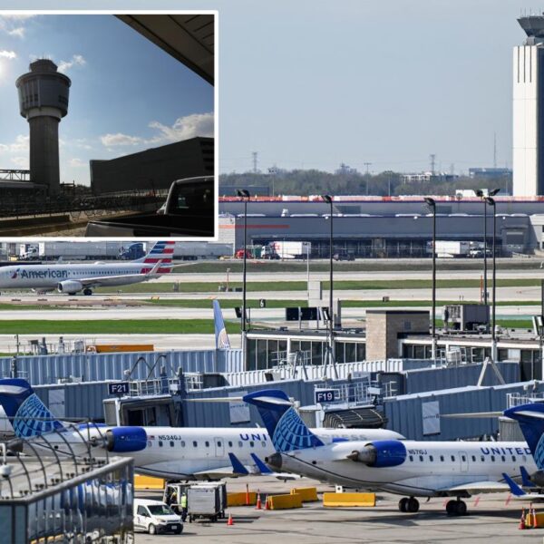 United Airlines flight to NY diverted to Pittsburgh after bomb scare