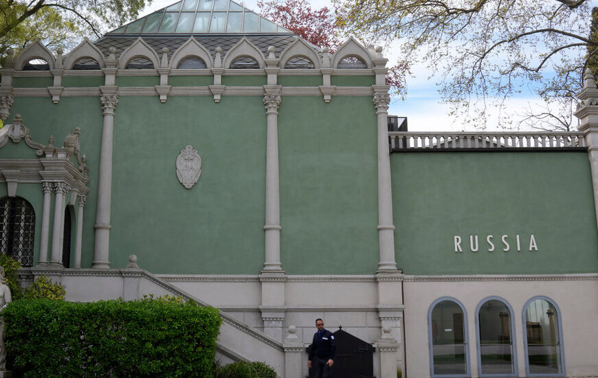 Venice Biennale Bars Awards for Countries Facing Crimes Against Humanity Charges