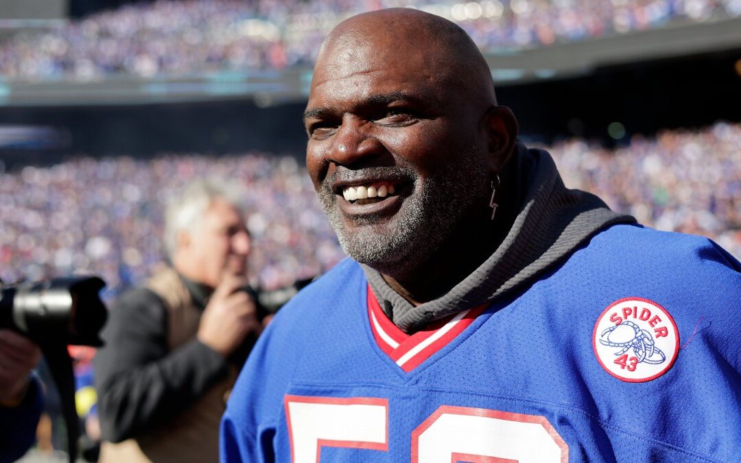 Giants HOF linebacker Lawrence Taylor hospitalized with a stomach-related issue