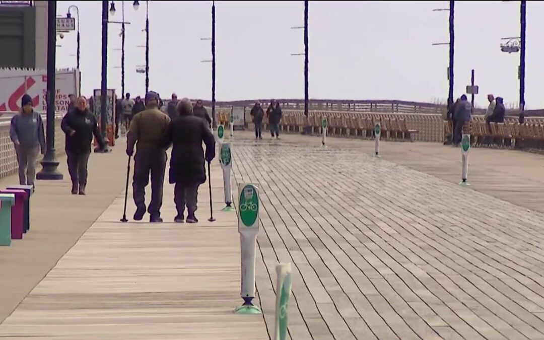 Long Island town lifts alcohol sales ban on its boardwalk