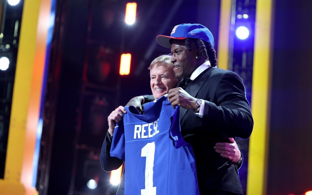 NY Giants select Arvell Reese and Francis Mauigoa with 5th and 10th picks in the NFL draft