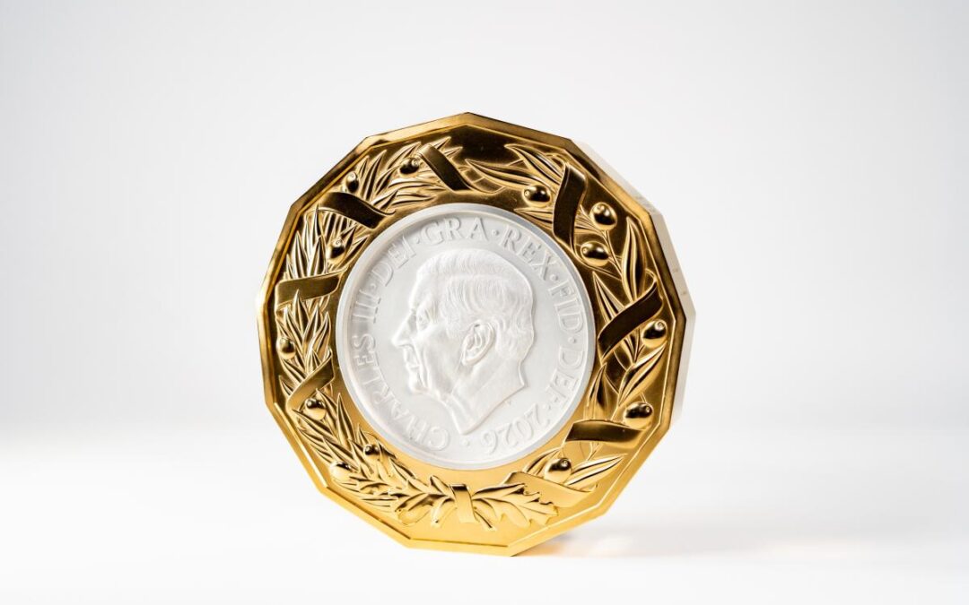 UK gives US commemorative coin to mark 250 years of independence ahead of royal visit