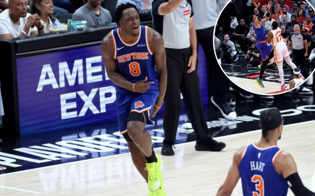 Knicks rout Hawks in must-win Game 4 to even series