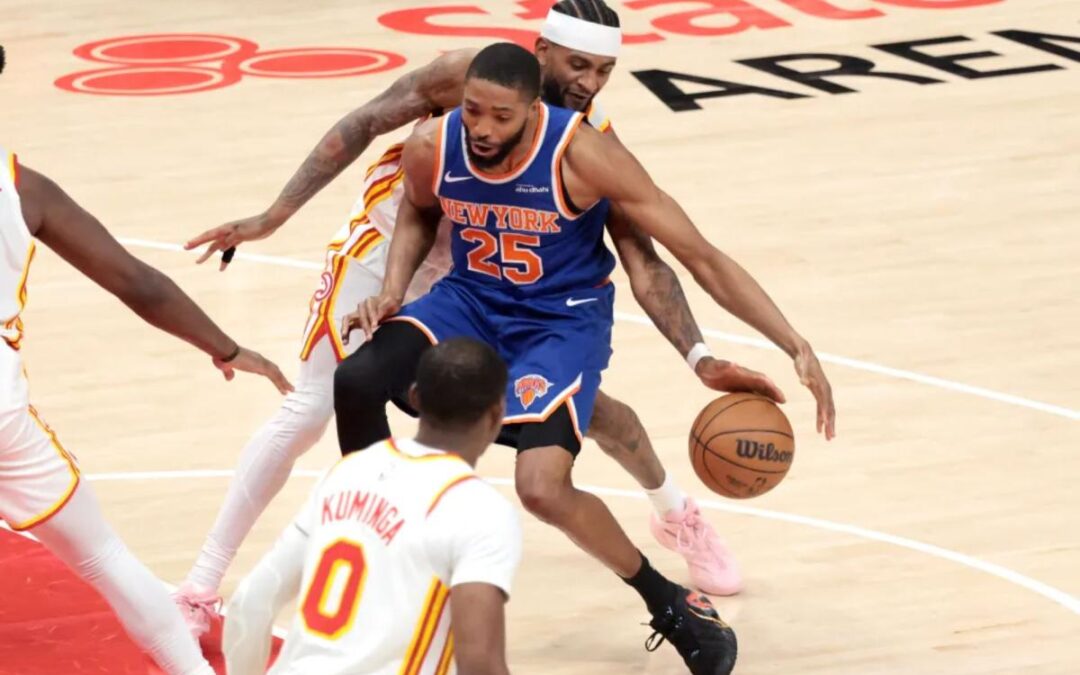 Mike Brown sticks with starting Mikal Bridges but benches him down stretch again