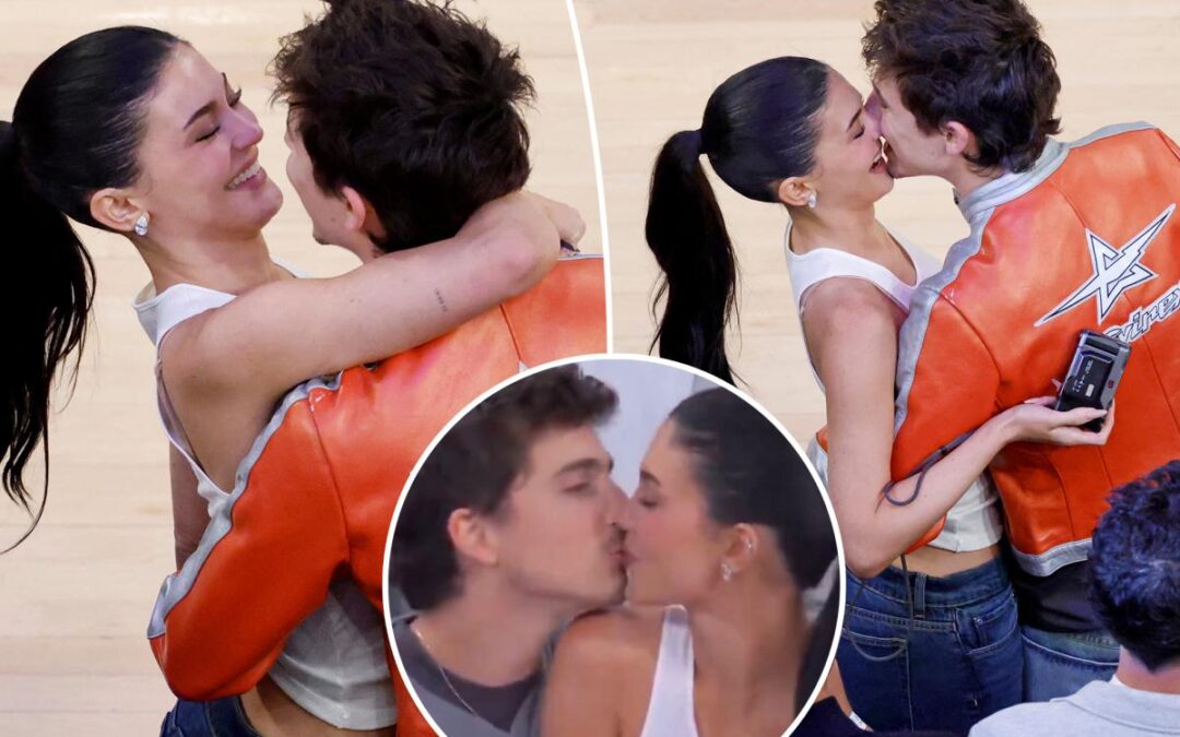 Kylie Jenner, Timothée Chalamet have cute kiss cam moment during PDA-packed Knicks date night