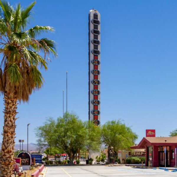 World’s tallest thermometer between LA and Vegas lists for sale for staggering pile of cash — it comes with a serious bonus