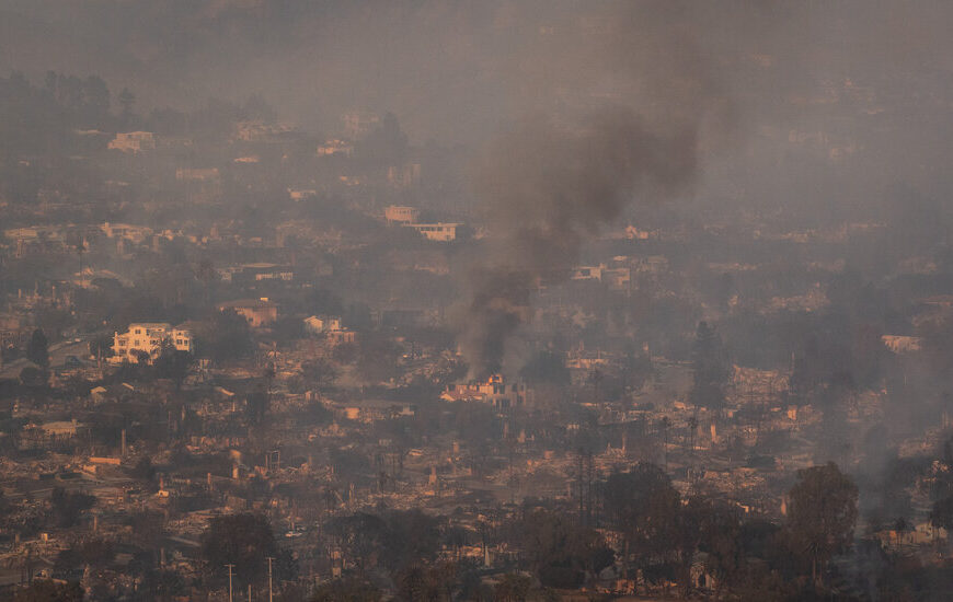 2025 Wildfires Were the Costliest Ever, Researchers Say