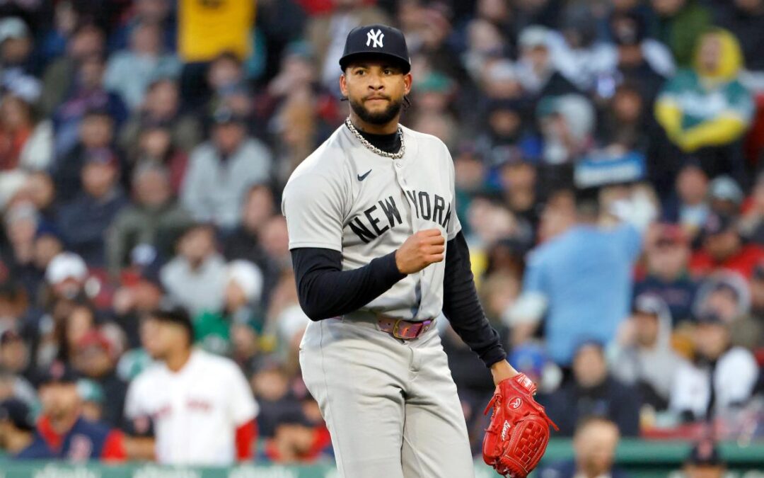 Luis Gil hits IL, gets shut down from throwing with shoulder injury in Yankees concern