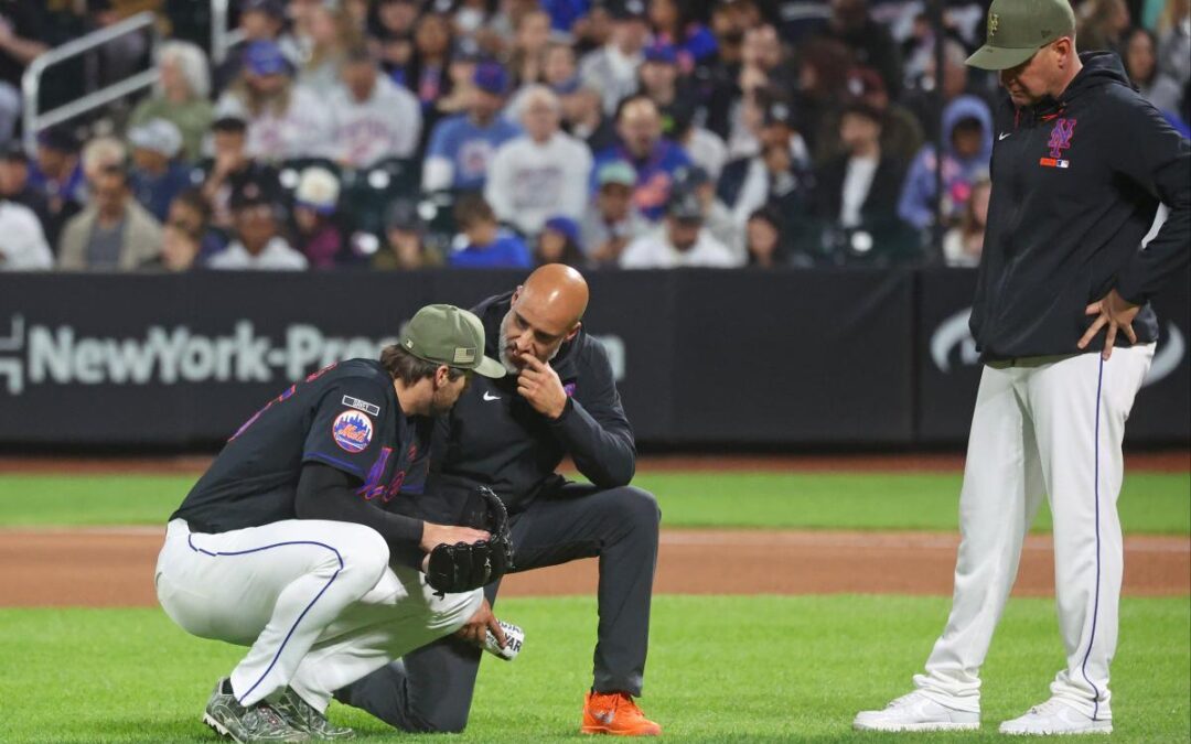 Clay Holmes fractures fibula in loss to Yankees in latest Mets injury nightmare