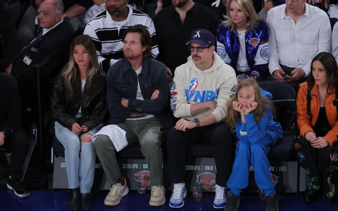 Jason Sudeikis, Jason Bateman, Chris Rock lead Knicks cadre on celebrity row for Game 2 vs. Cavs