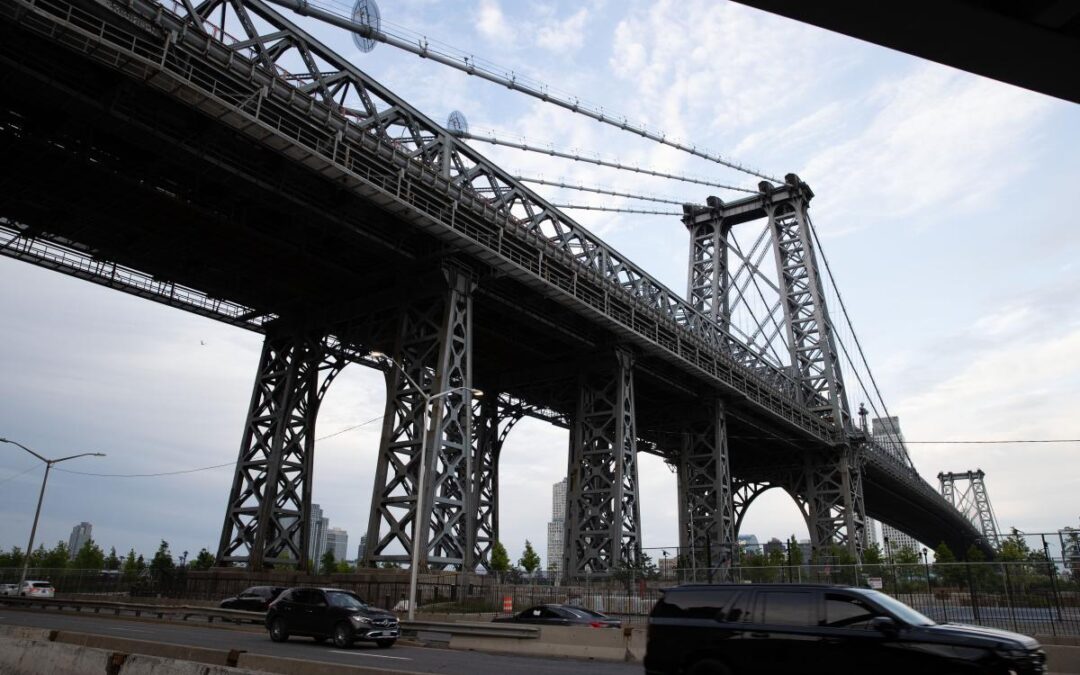 14-year-old killed, another teen critical after Williamsburg Bridge subway surfing stunt