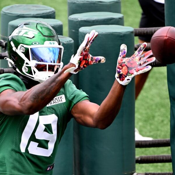 Jets trade special teamer Irv Charles to Seahawks