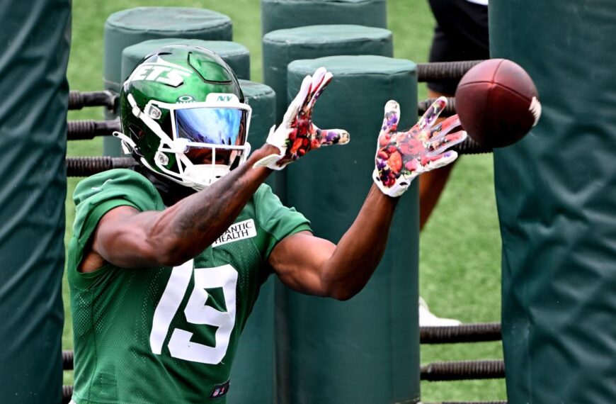Jets trade special teamer Irv Charles to Seahawks