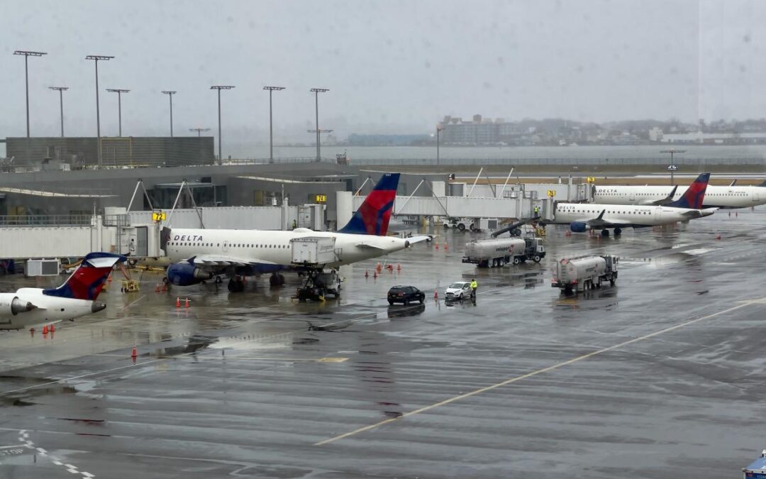 LaGuardia shuts down runway for second time in weeks after pavement issue resurfaces
