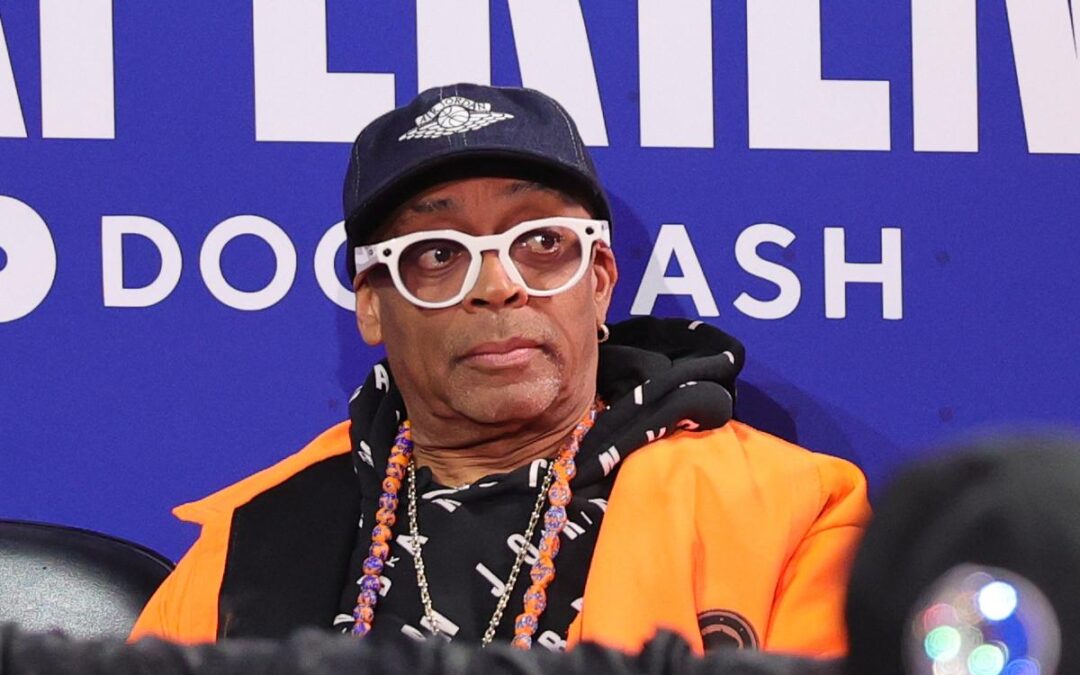 Spike Lee continues Knicks championship celebration with NBA draft appearance