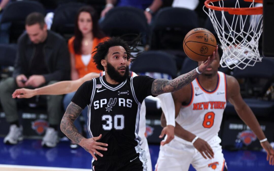Julian Champagnie signing $45 million contract to remain with Spurs after breakout season