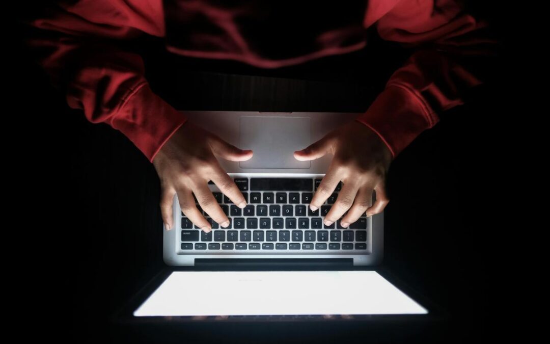 Dear Abby: They didn’t have sex, but these emails sure feel like cheating to me