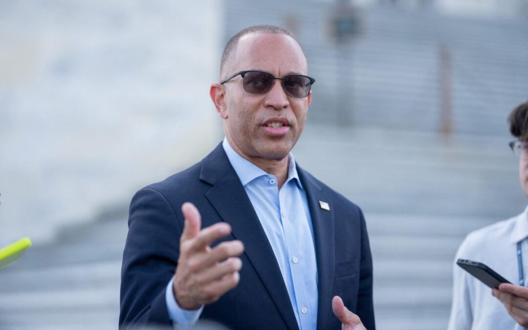 Scared Hakeem Jeffries rolls out the red carpet for DSA extremists — while they prep to feast on his carcass